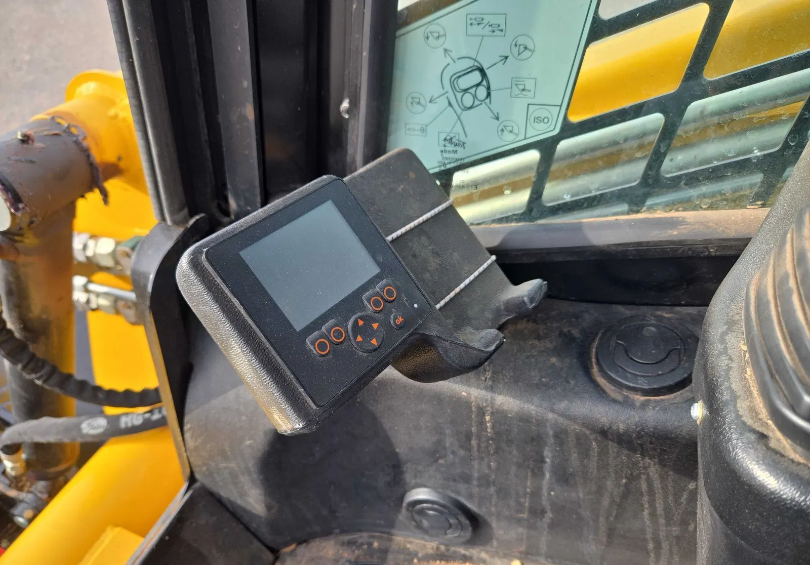 2023 Gehl VT320