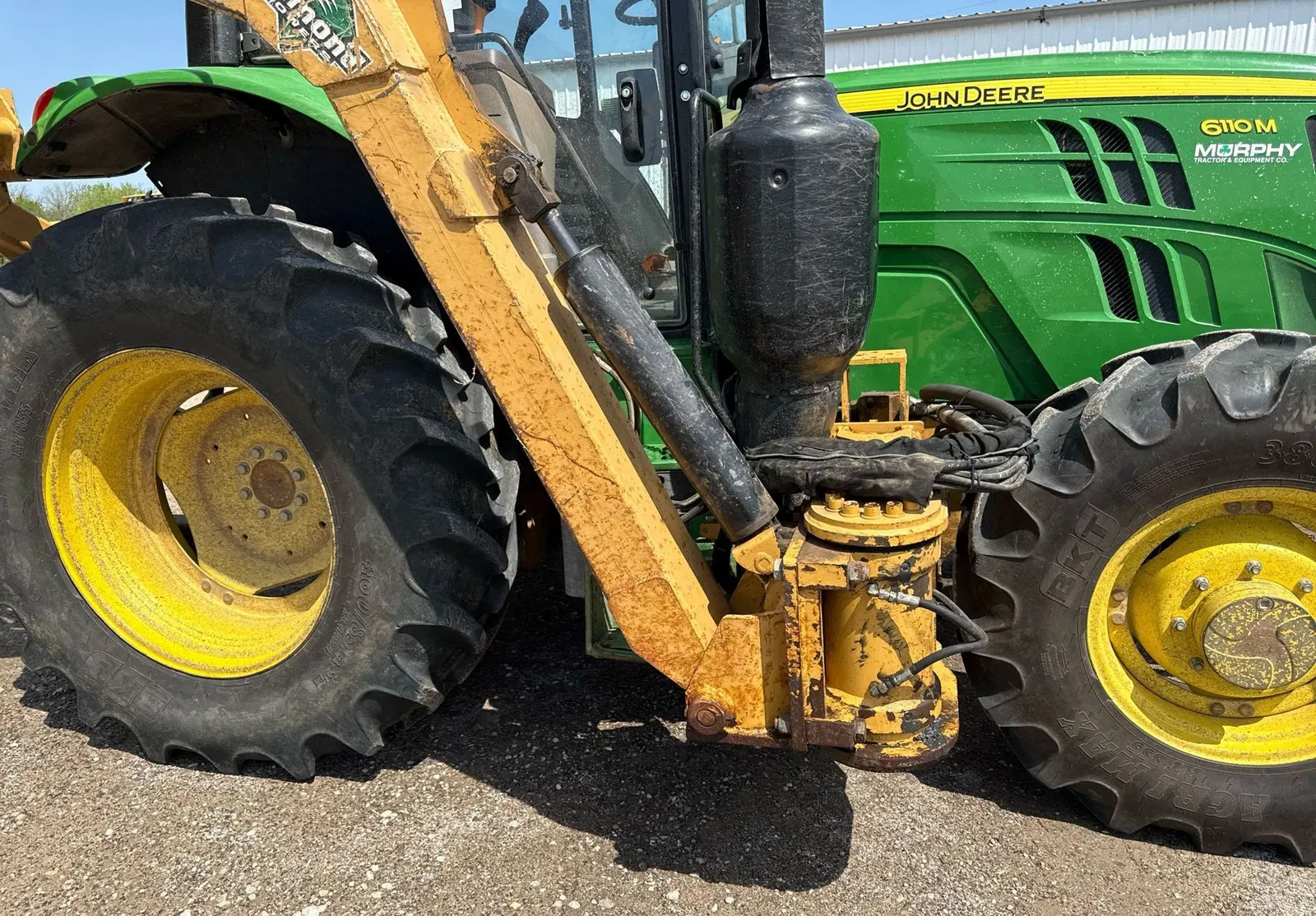 2016 John Deere 6110M