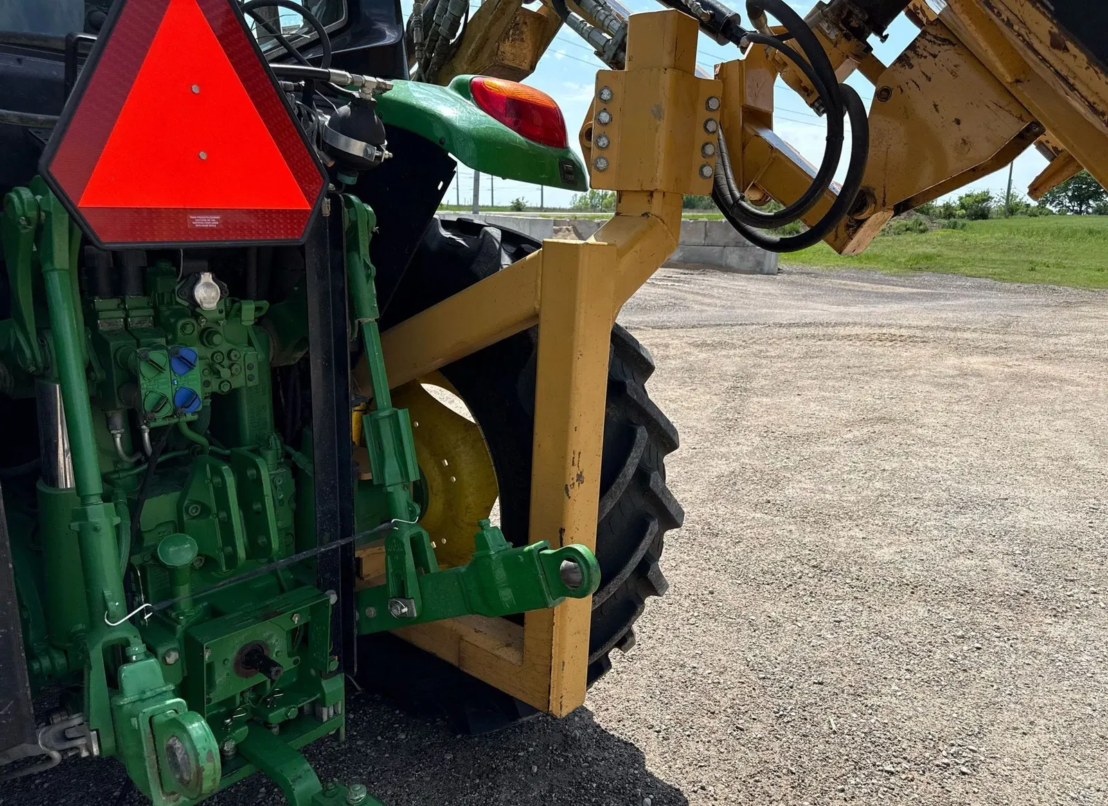 2016 John Deere 6110M