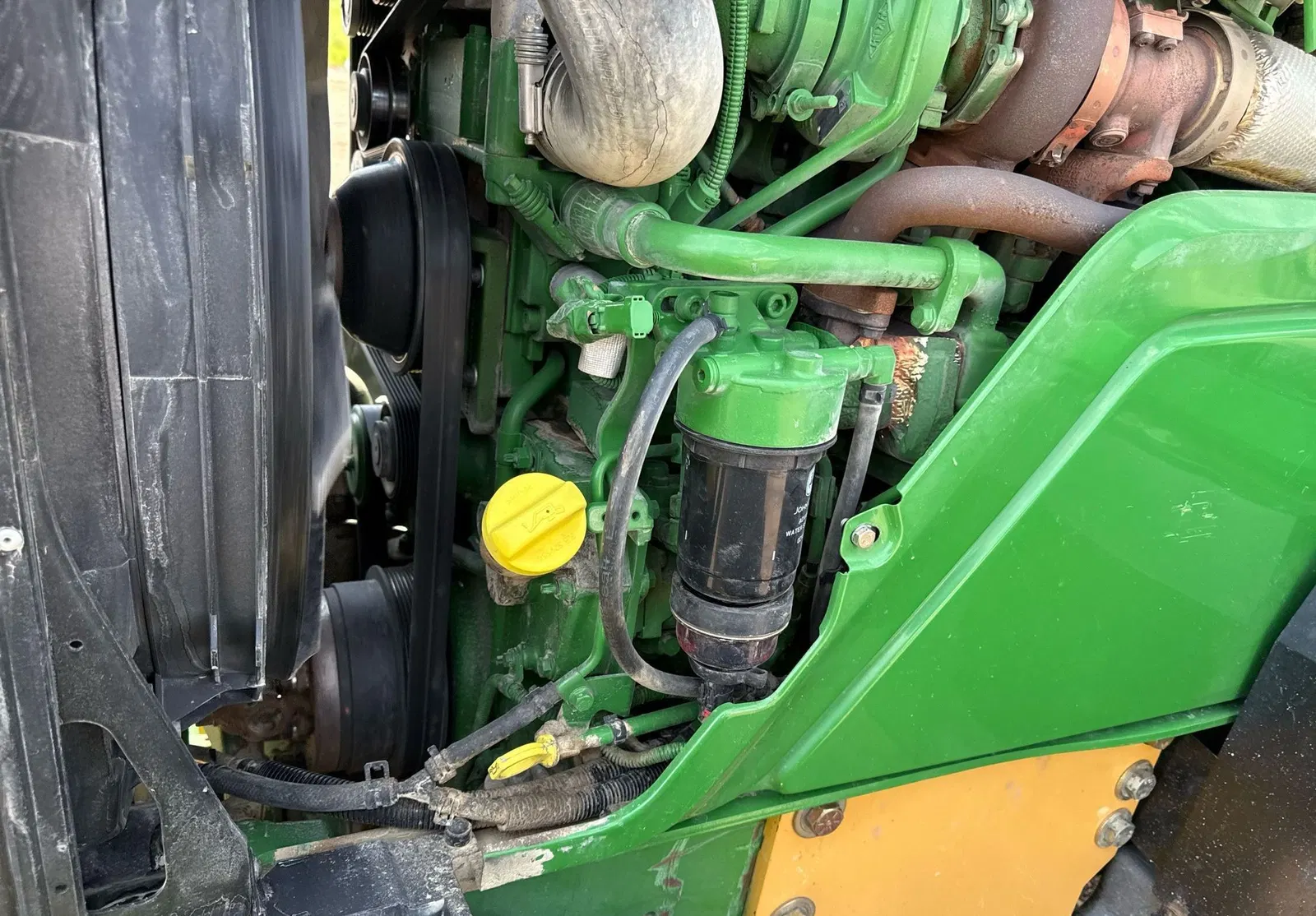 2016 John Deere 6110M