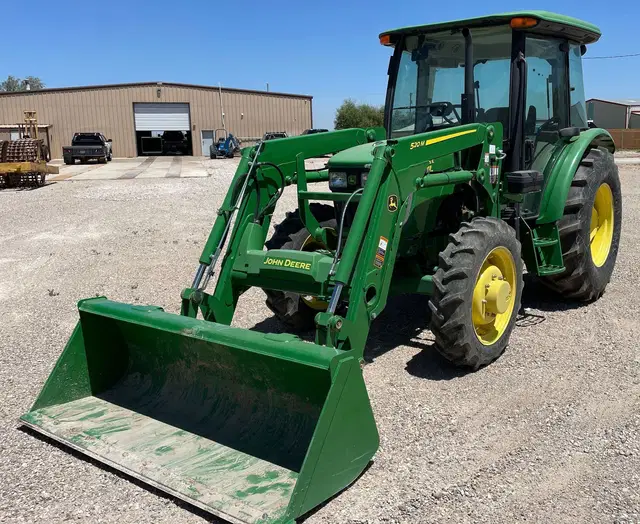 2018 John Deere 5075E