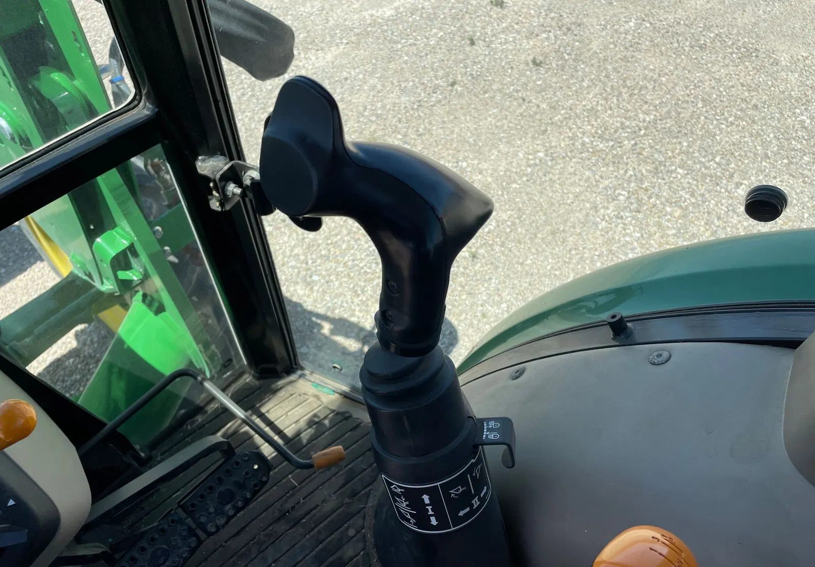 2018 John Deere 5075E
