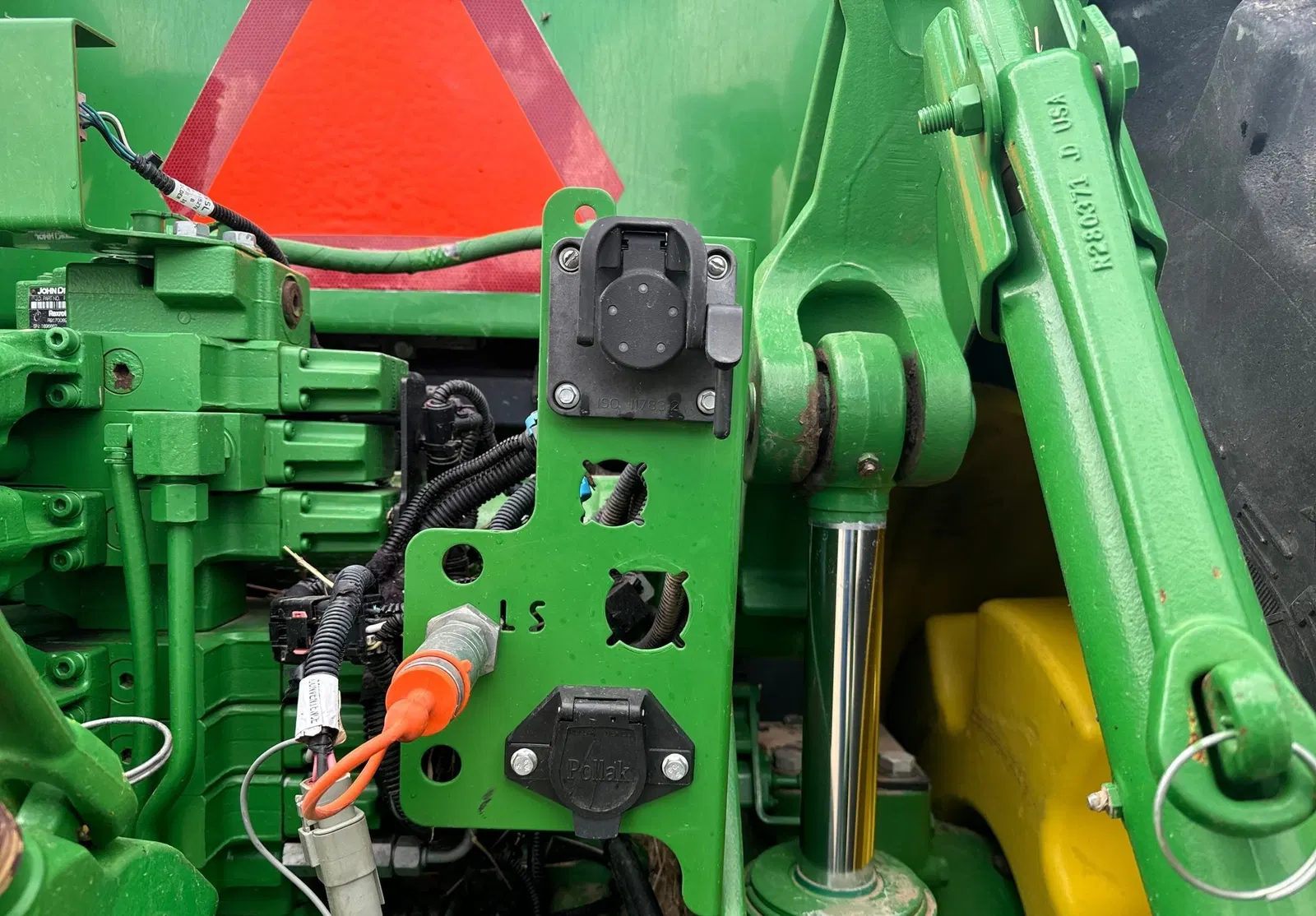 2015 John Deere 8320R