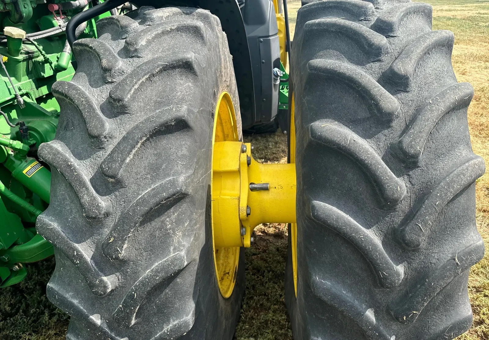 2015 John Deere 8320R