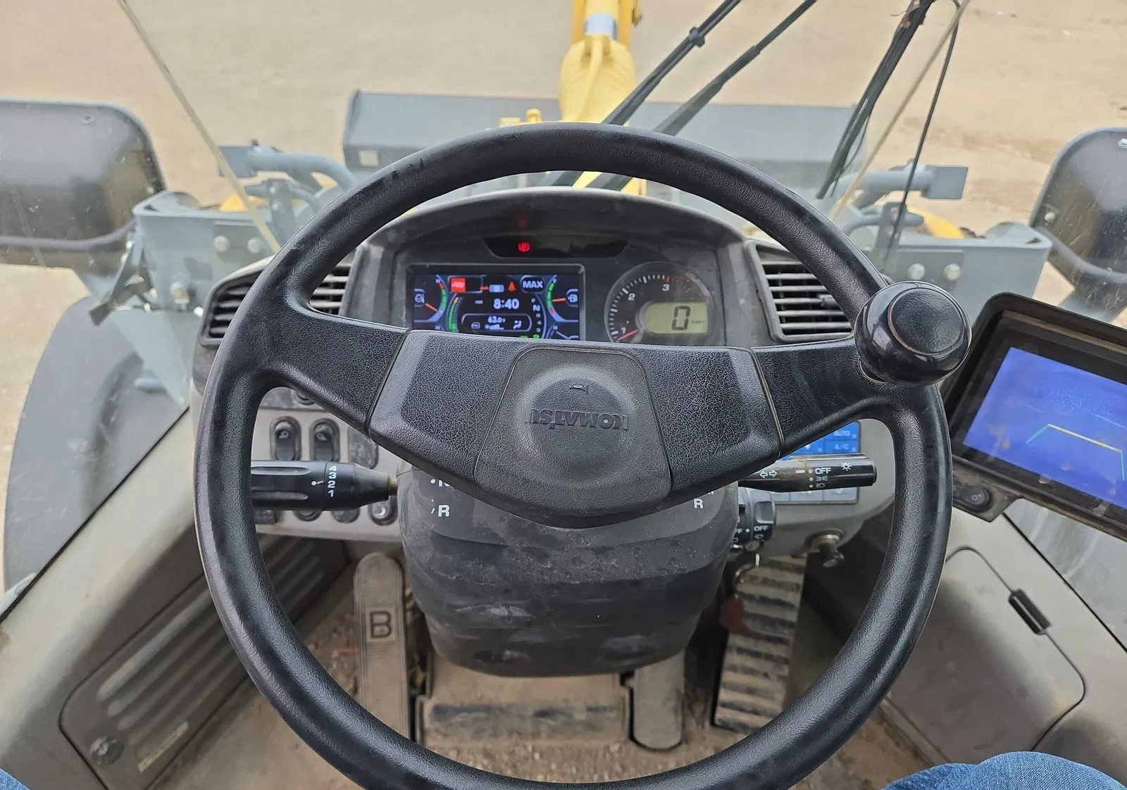 2015 Komatsu WA320-7