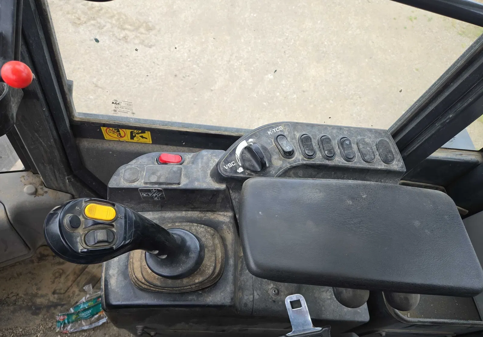 2015 Komatsu WA320-7