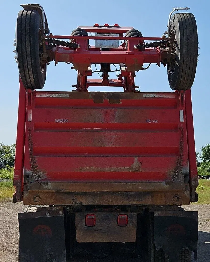 2012 Freightliner 114SD
