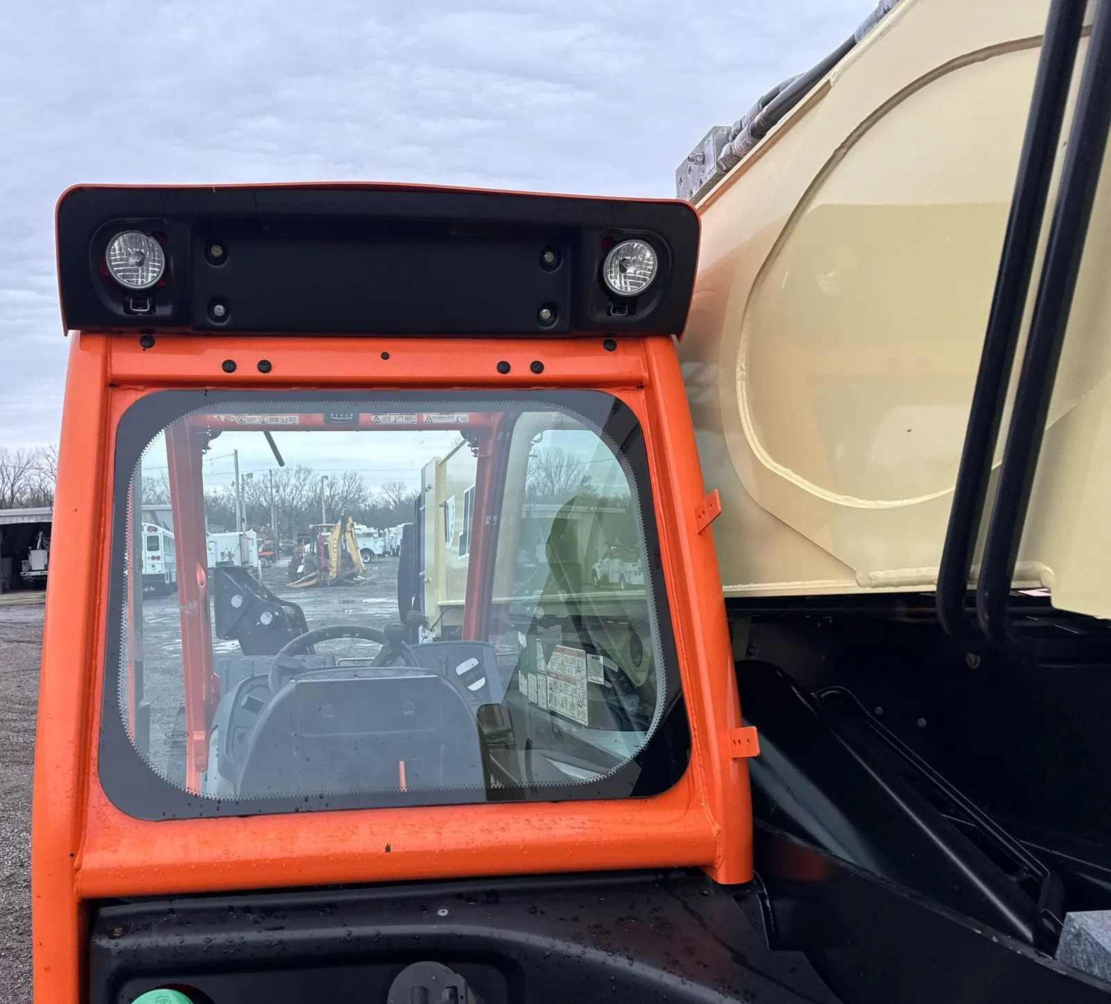2019 JLG 1255