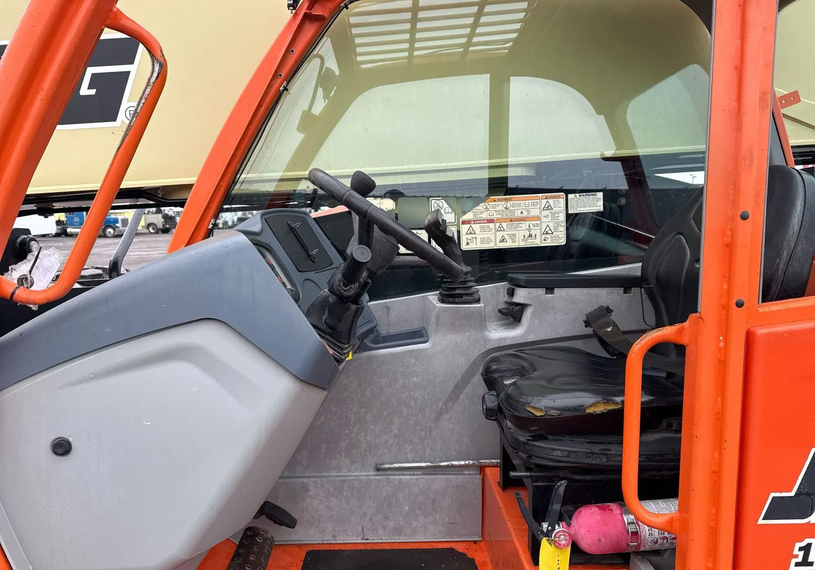 2019 JLG 1255