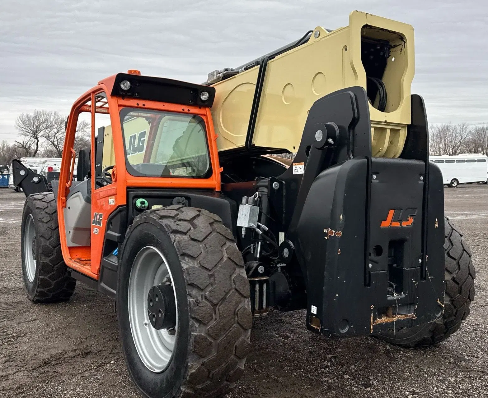 2019 JLG 1255