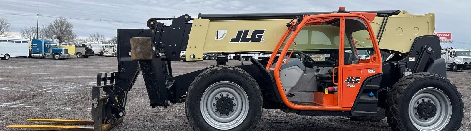2019 JLG 1255