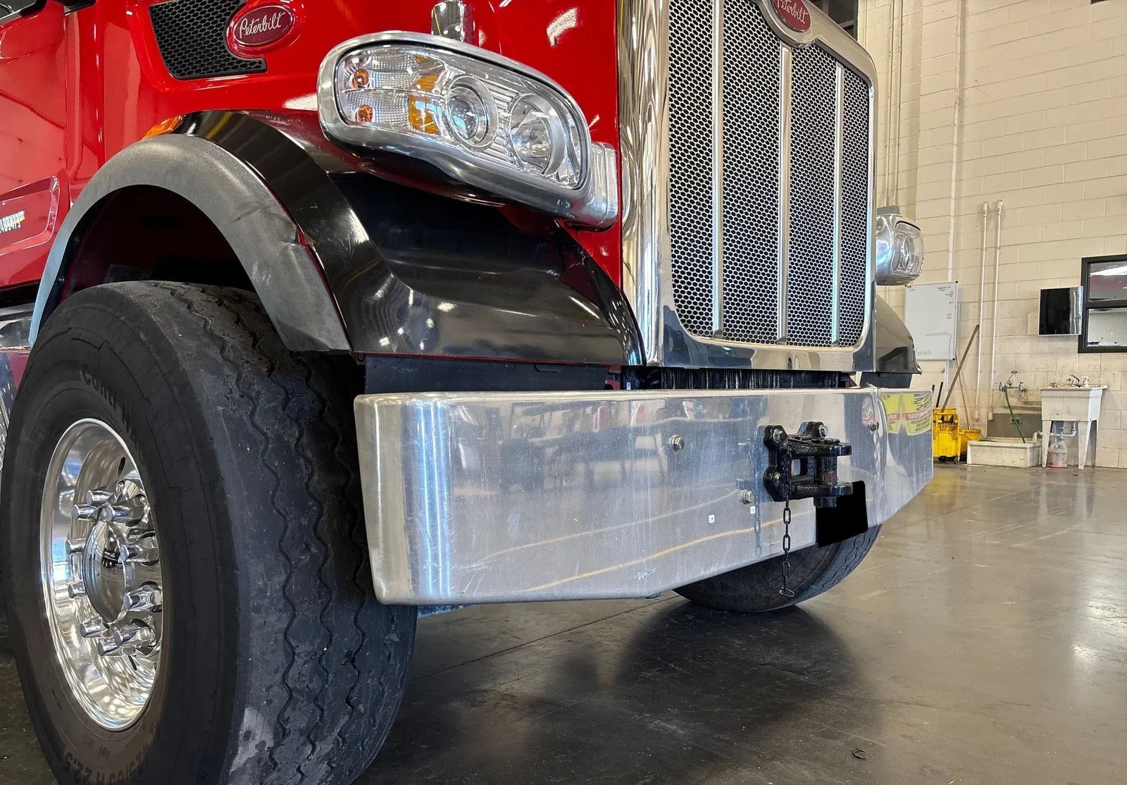 2025 Peterbilt 567