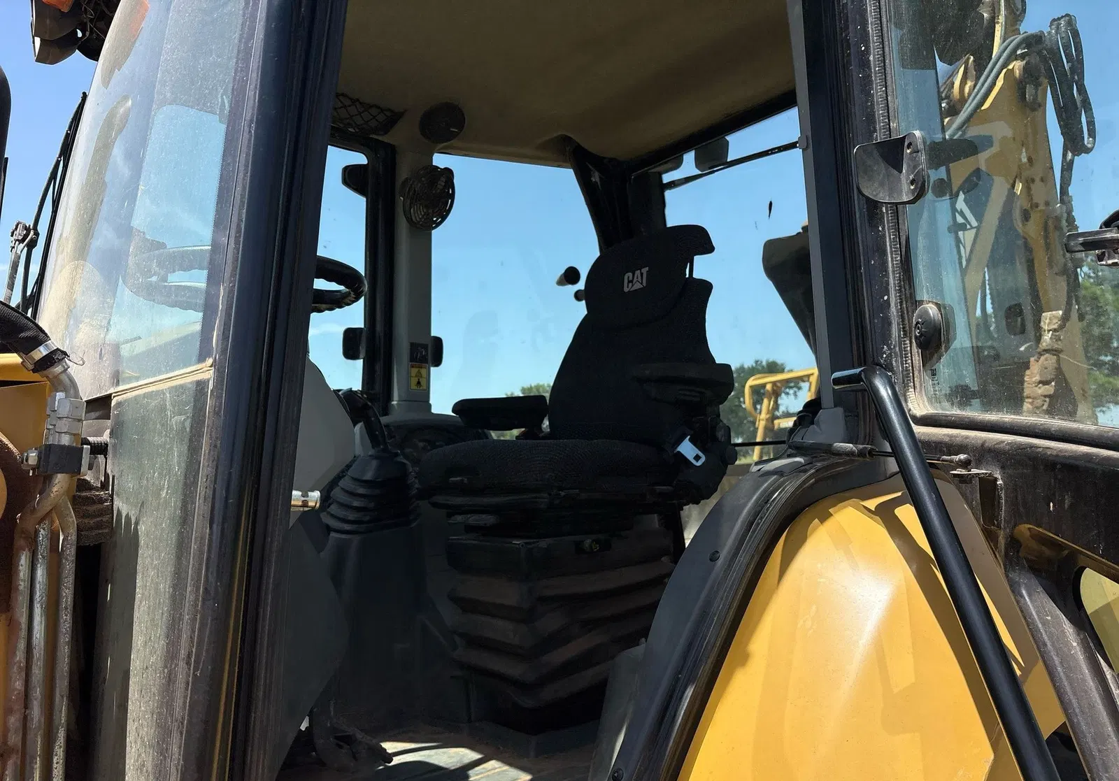 2016 Caterpillar 420F2