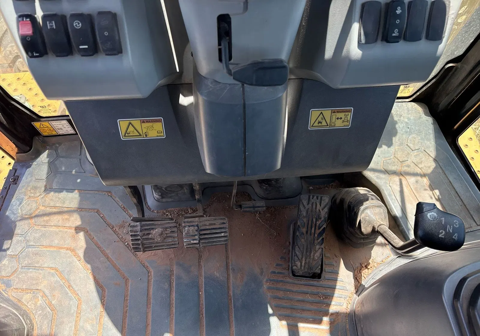 2016 Caterpillar 420F2