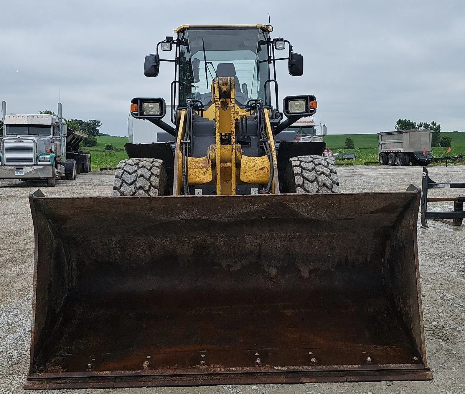 2016 Komatsu WA270-7