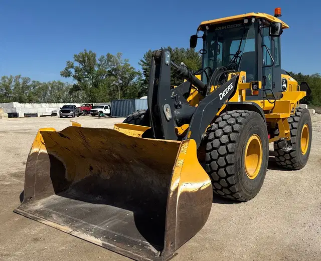 2023 John Deere 524P
