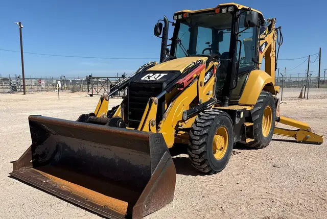 2019 Caterpillar 420F2