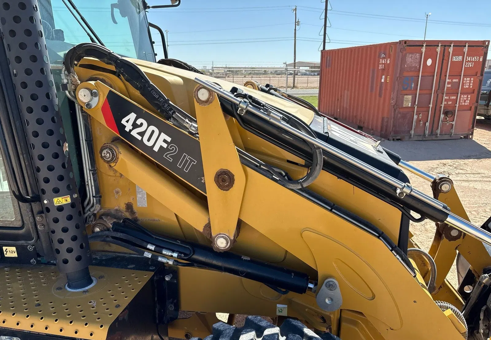 2019 Caterpillar 420F2
