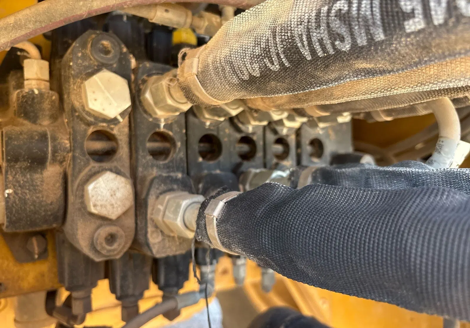 2019 Caterpillar 420F2