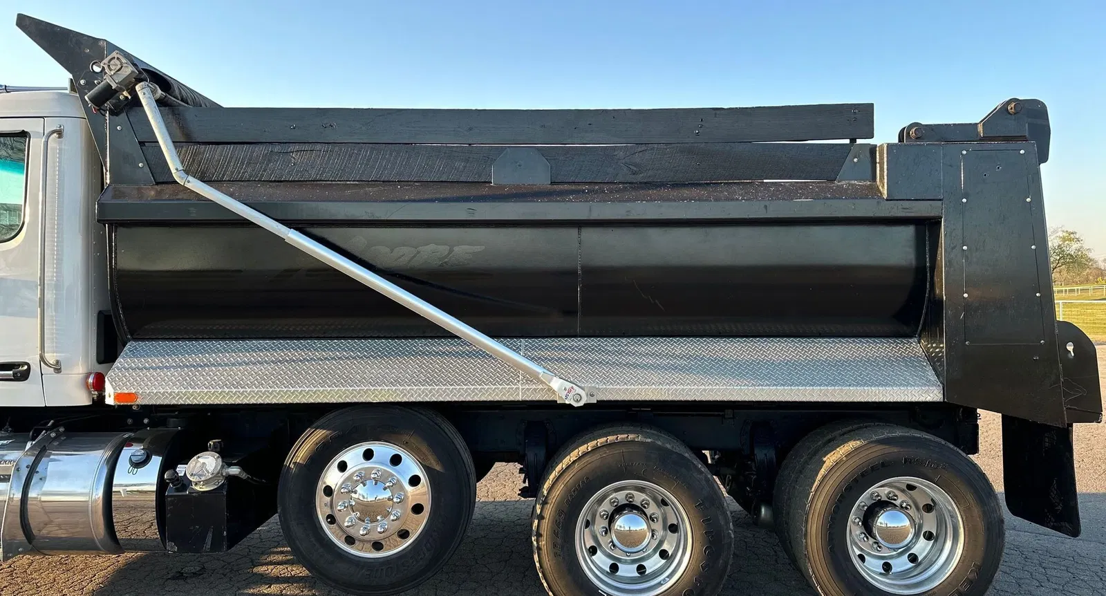 2022 Peterbilt 567