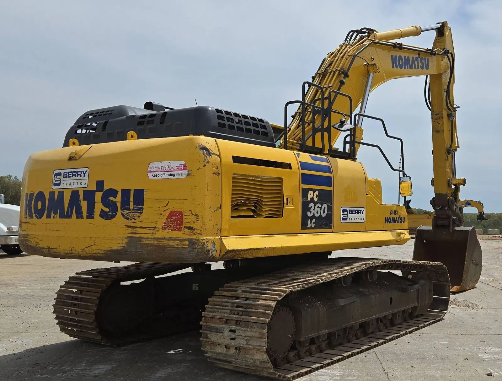 2020 Komatsu PC360LC-11