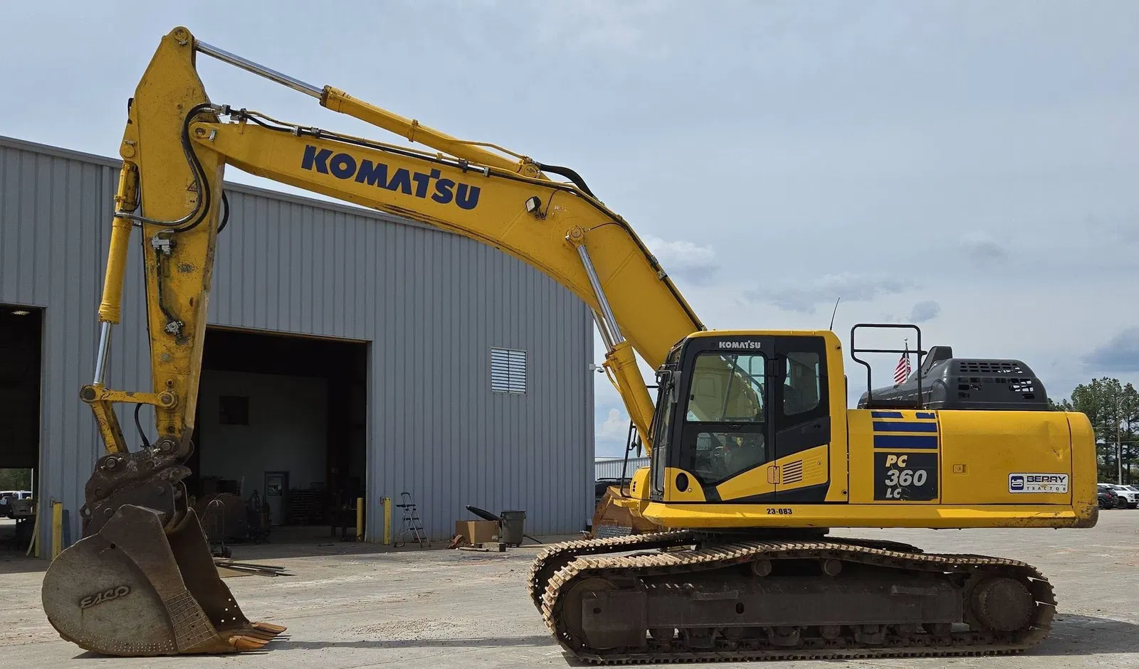 2020 Komatsu PC360LC-11