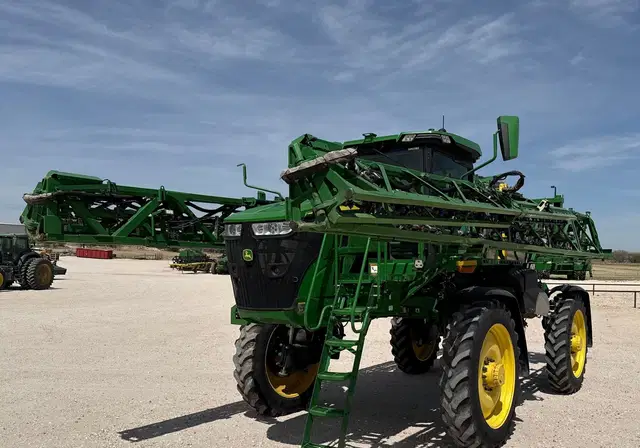 2022 John Deere 412R