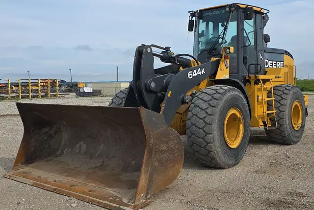 2017 John Deere 644K