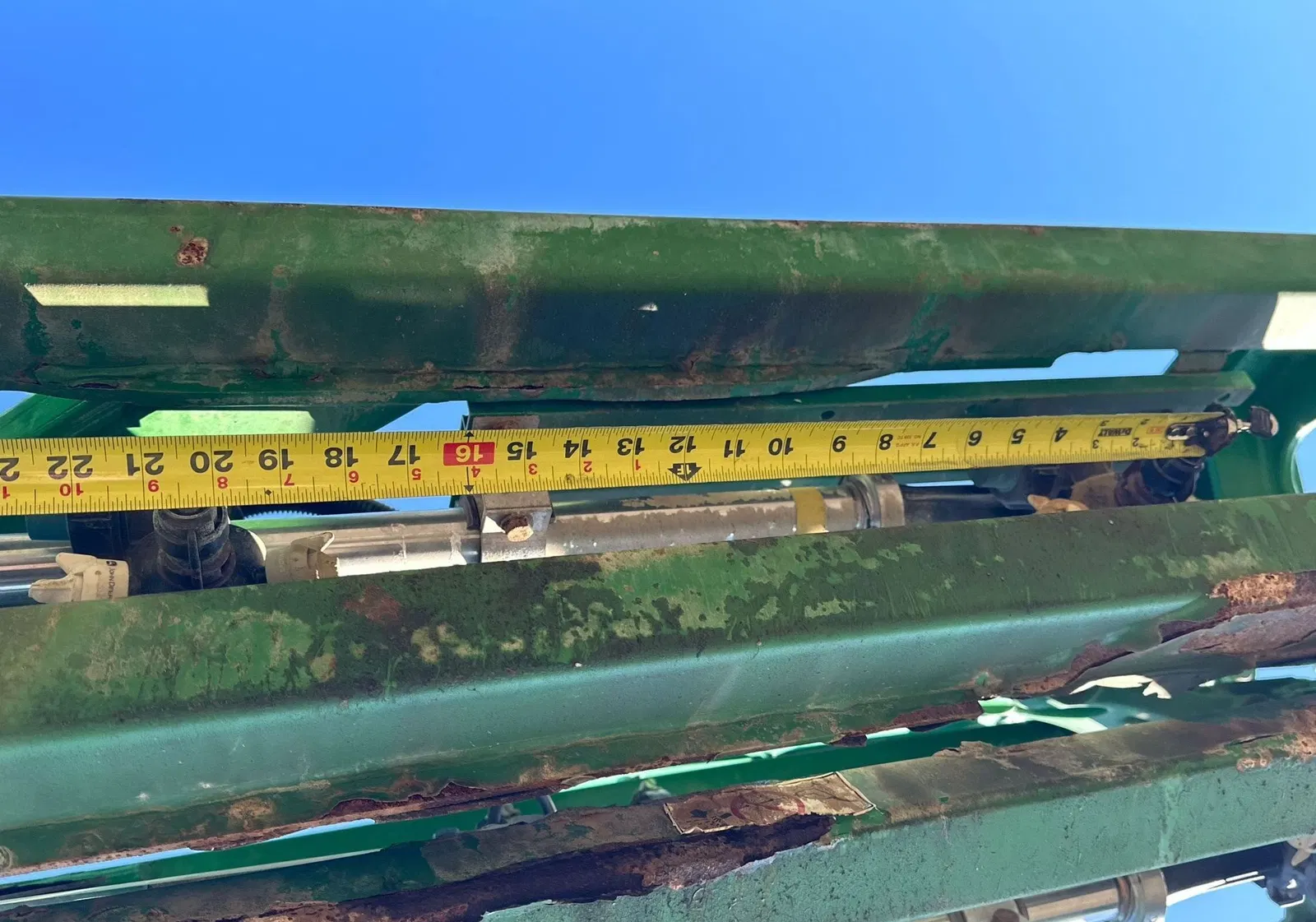 2017 John Deere R4038