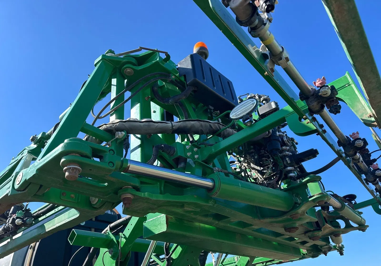 2017 John Deere R4038