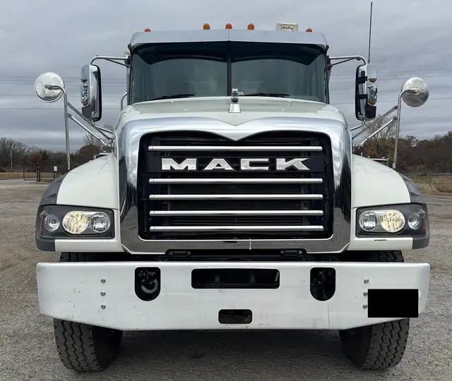 2019 Mack Granite