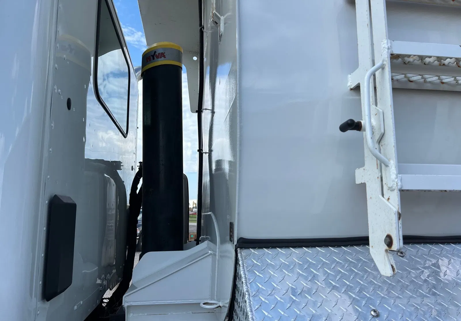 2019 Mack Granite