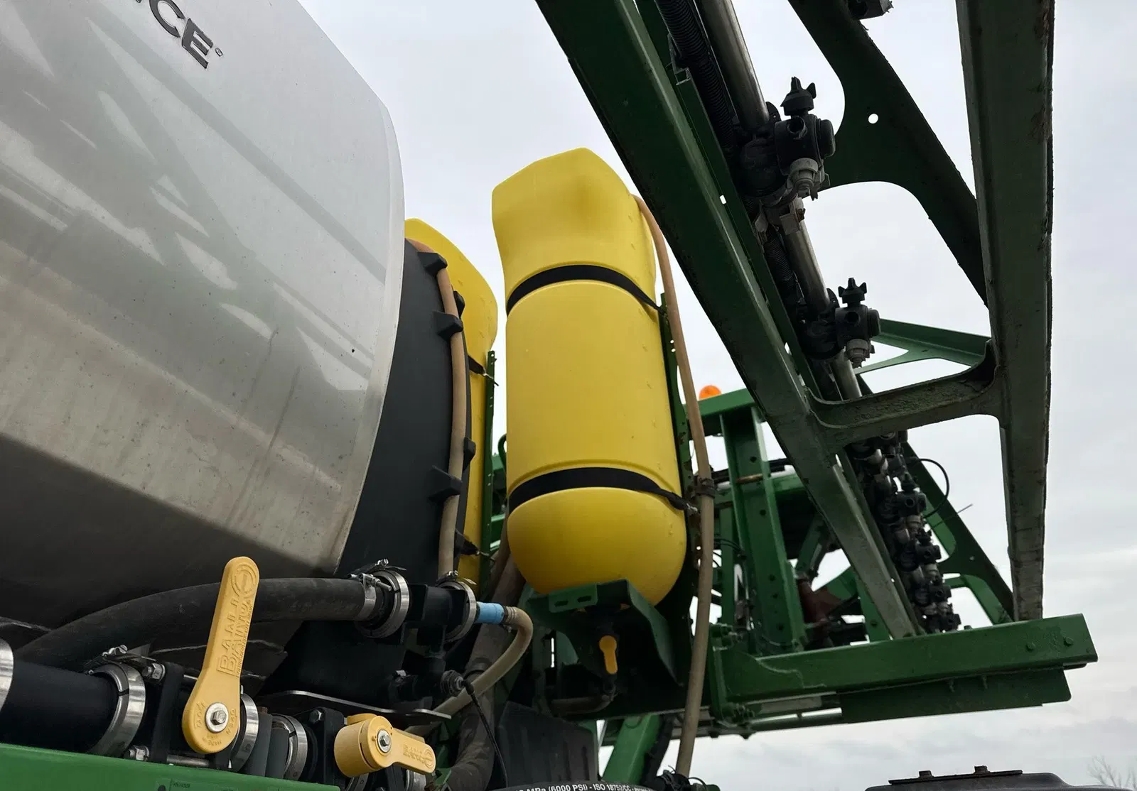 2014 John Deere R4038