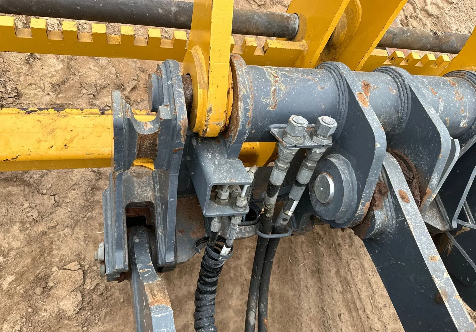 2022 John Deere 544