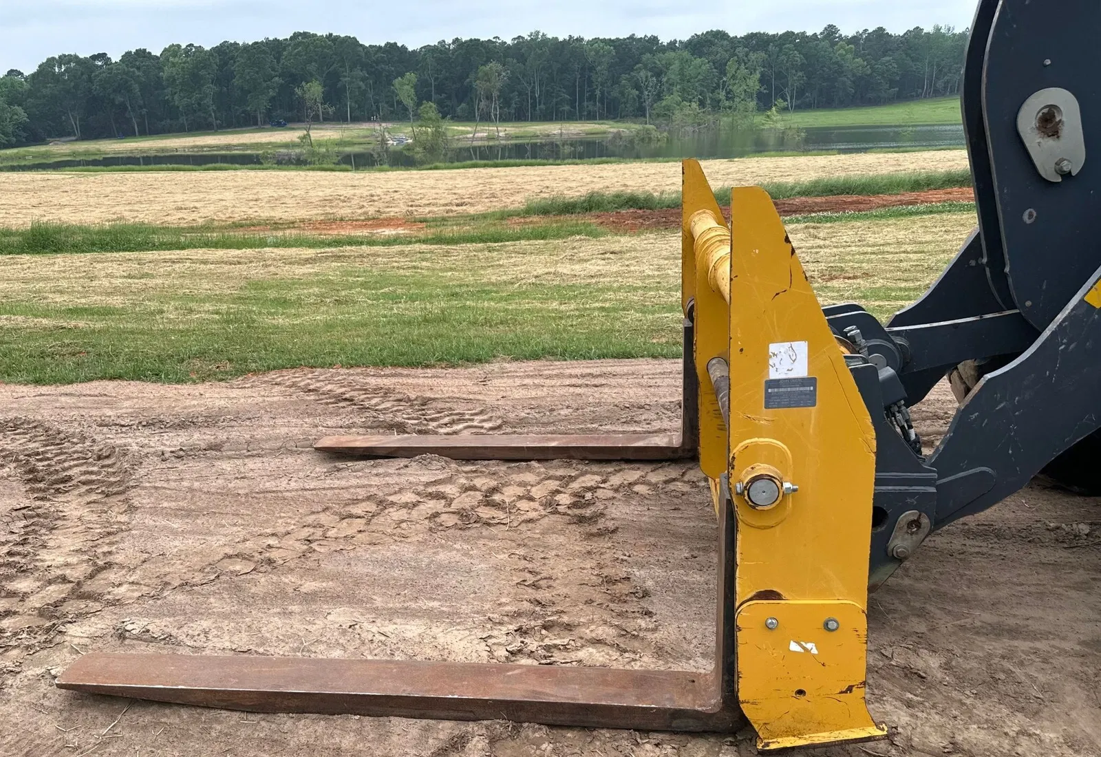 2022 John Deere 544