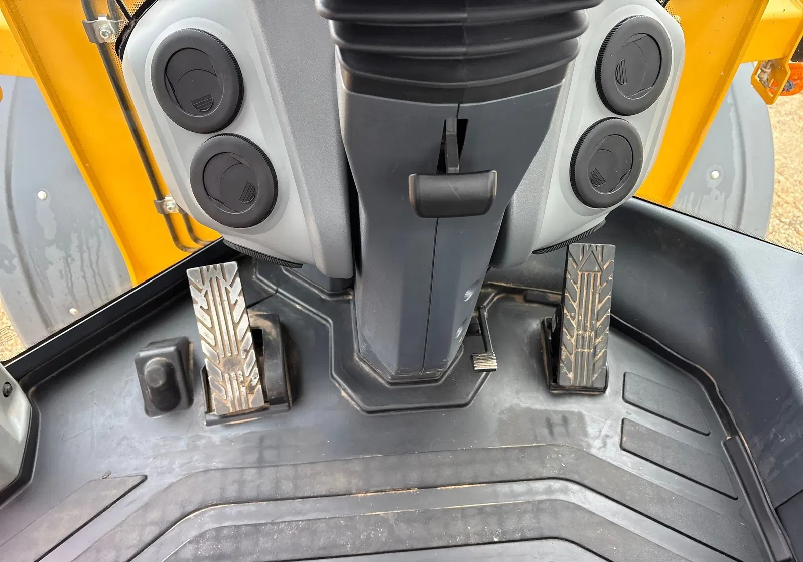 2021 John Deere 524P