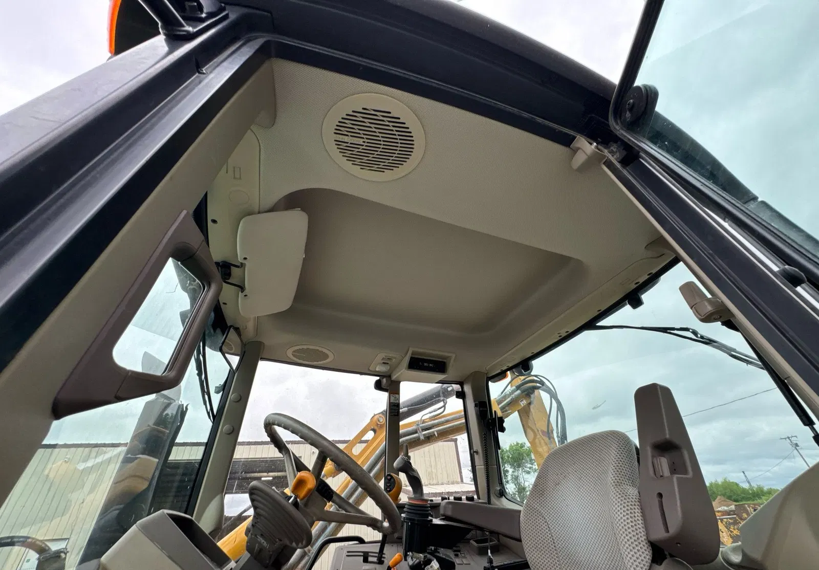 John Deere 6145M