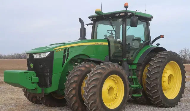 2015 John Deere 8370R