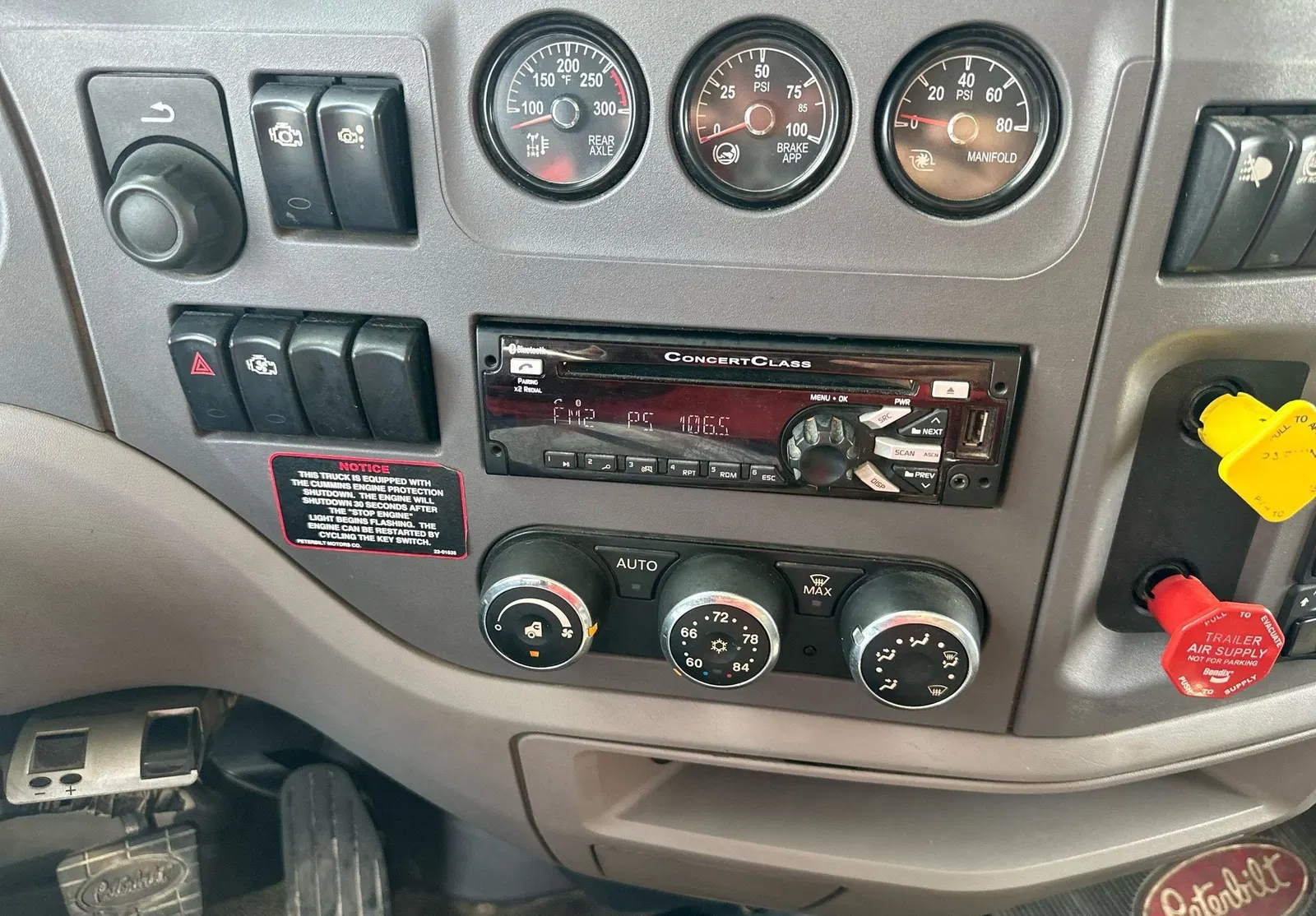 2015 Peterbilt 567