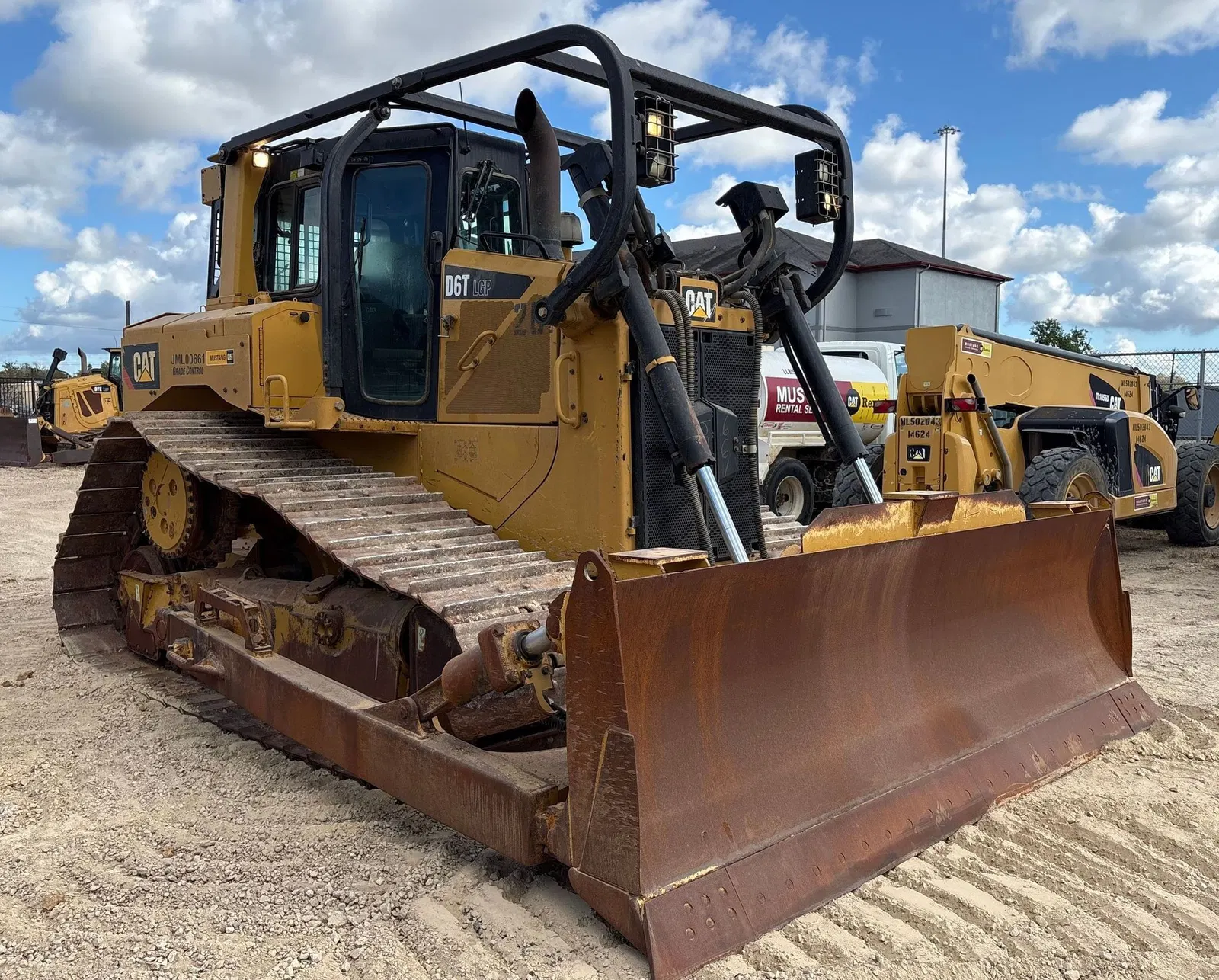 2019 Caterpillar D6T