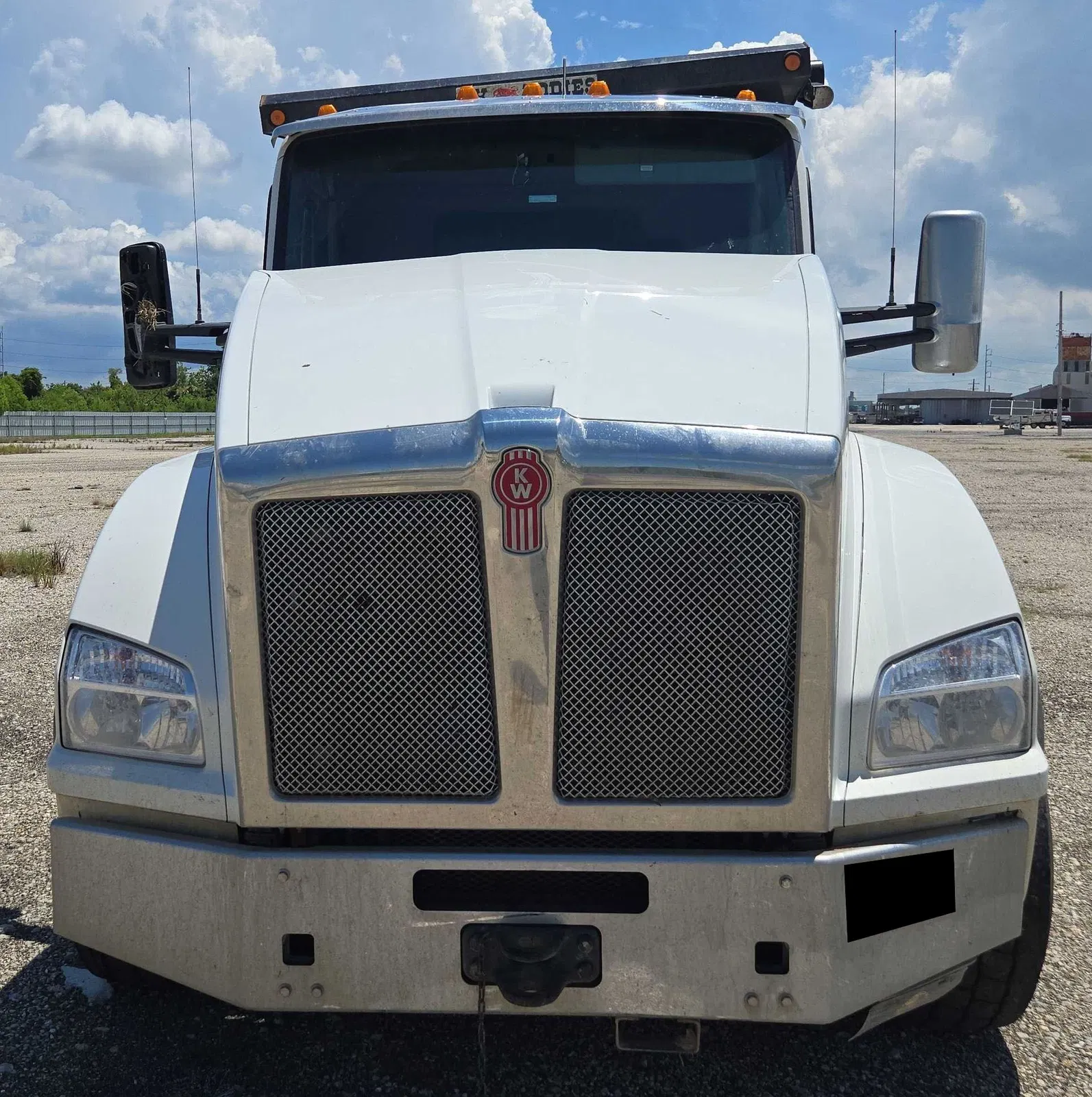 2025 Kenworth T880