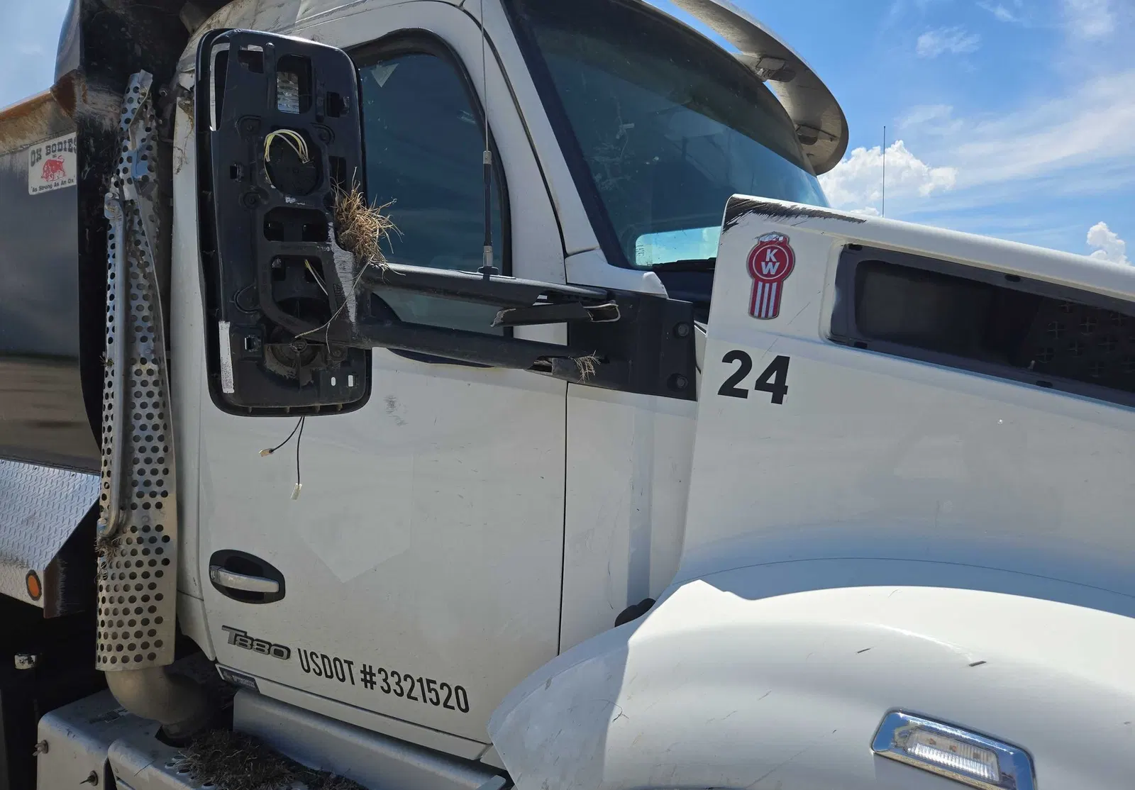 2025 Kenworth T880