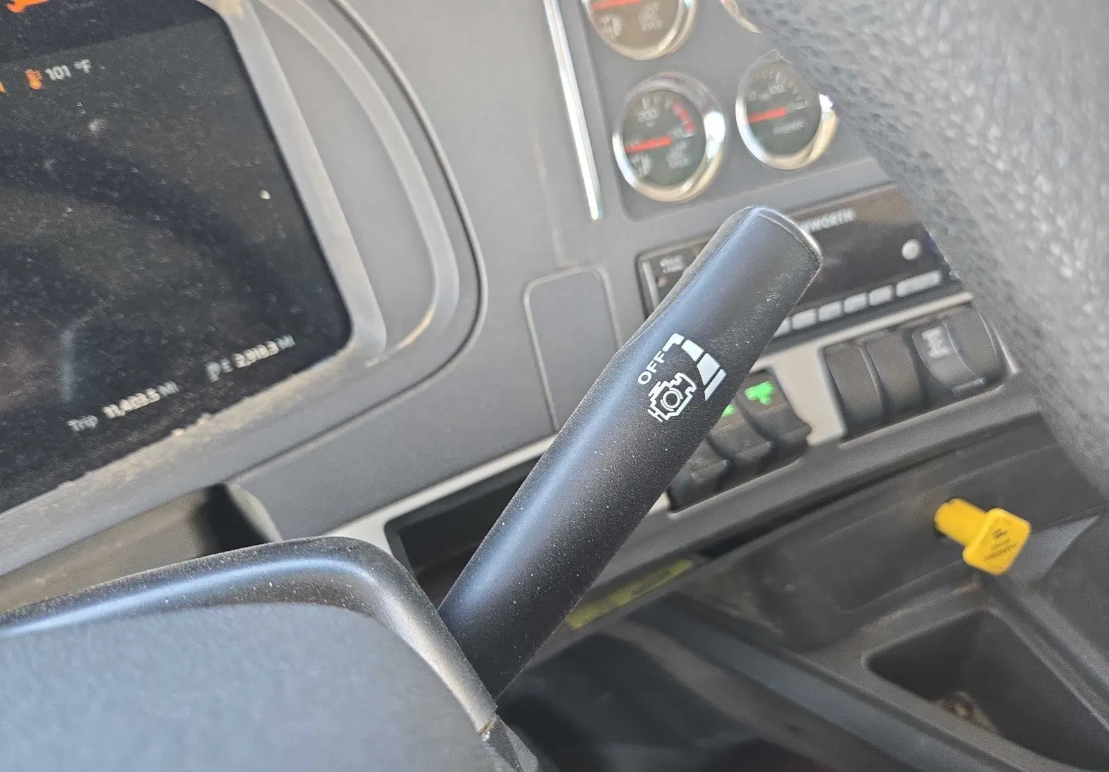 2025 Kenworth T880