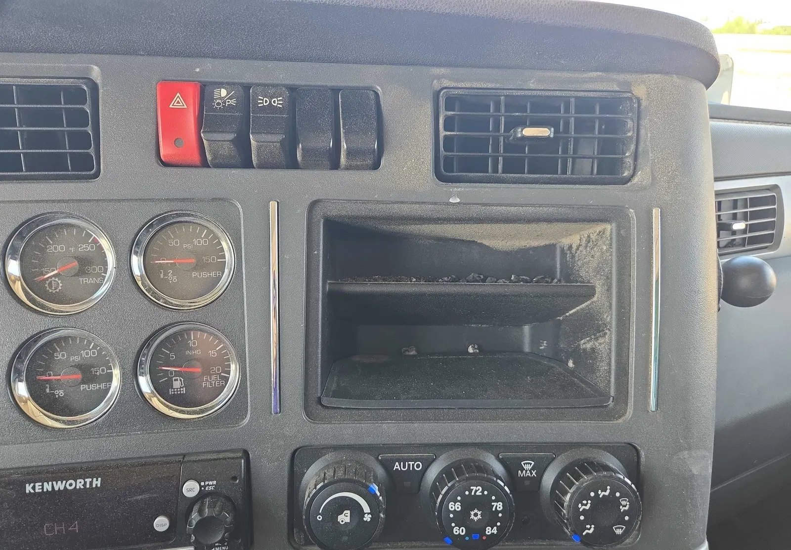2025 Kenworth T880