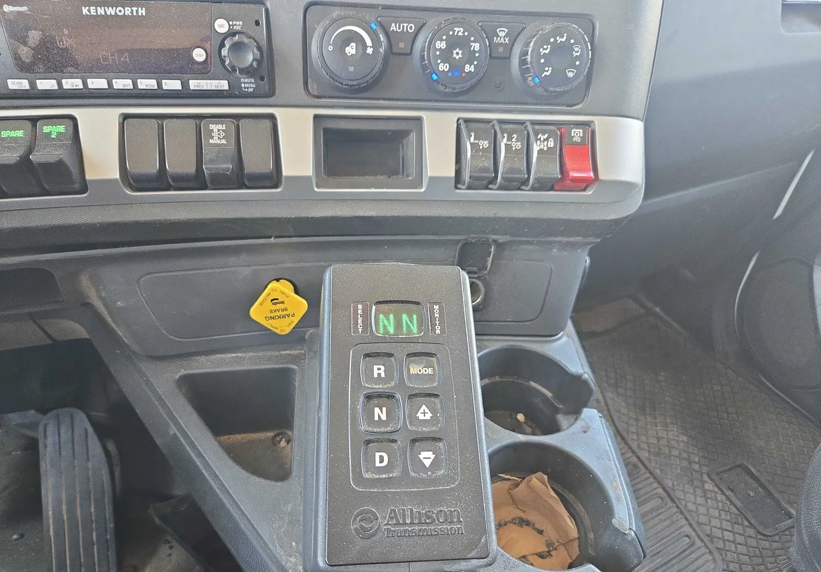 2025 Kenworth T880
