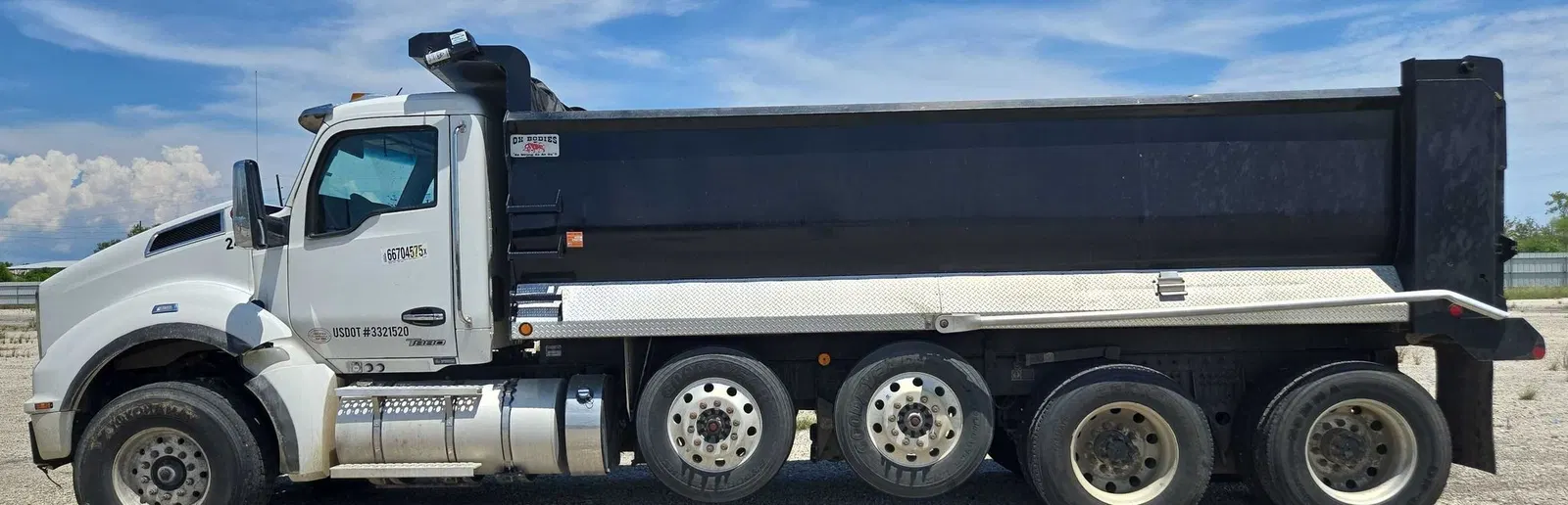 2025 Kenworth T880