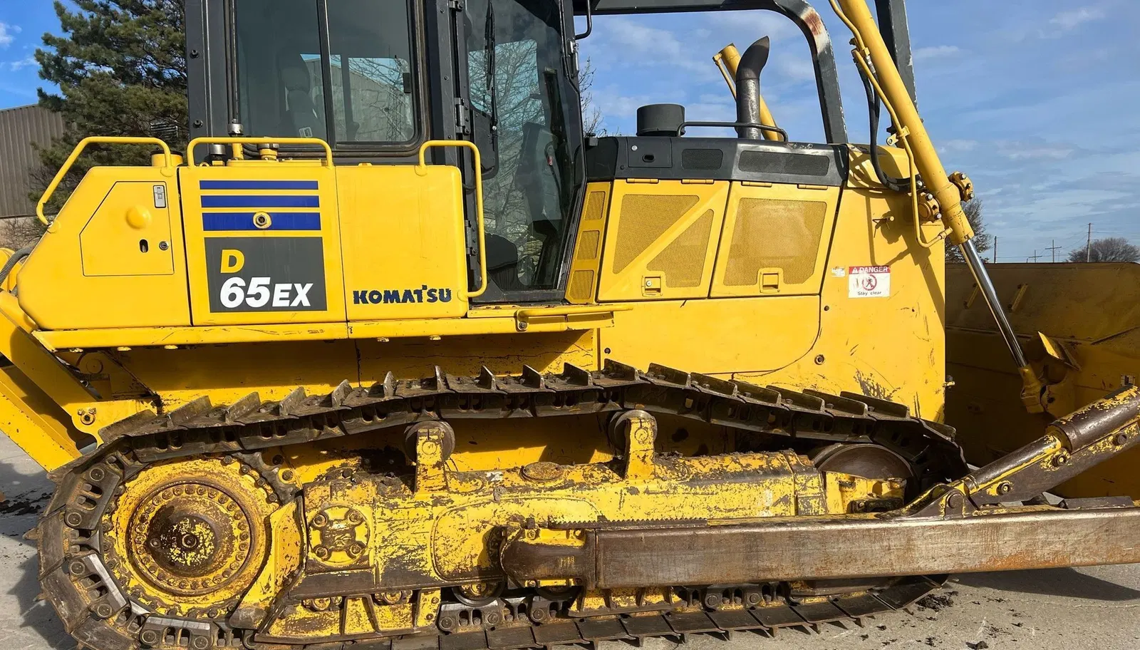 2017 Komatsu D65EX-18