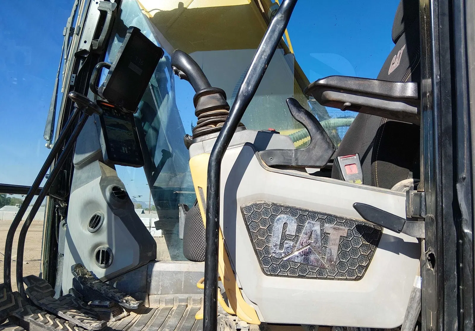 2021 Caterpillar 320