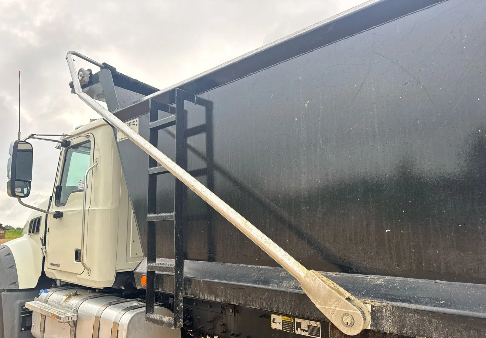 2024 Mack Granite