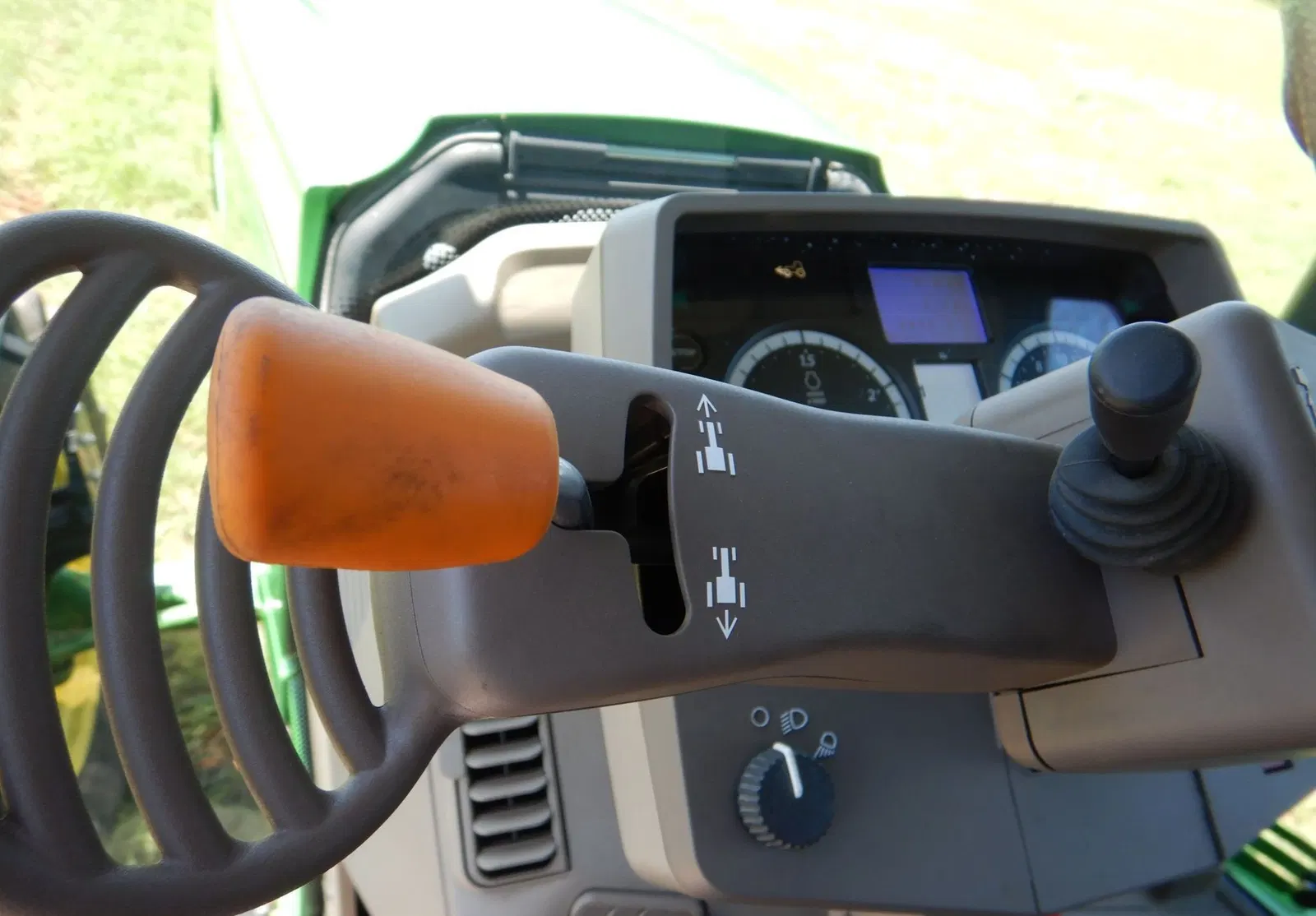 2019 John Deere 6145M